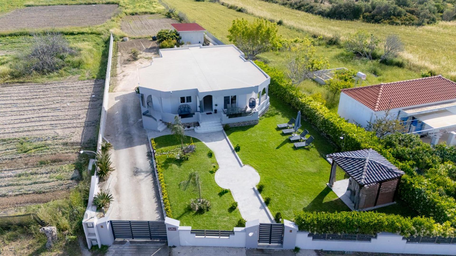 Giota Luxury Living Villa